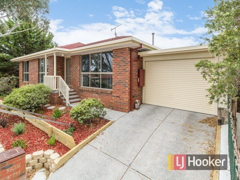 12 Balmoral Way, Pakenham VIC 3810