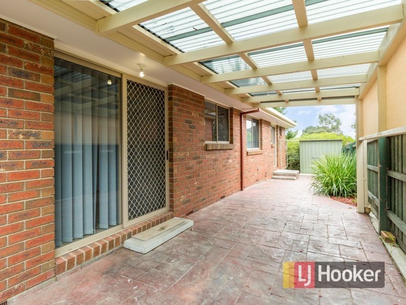 12 Balmoral Way, Pakenham VIC 3810