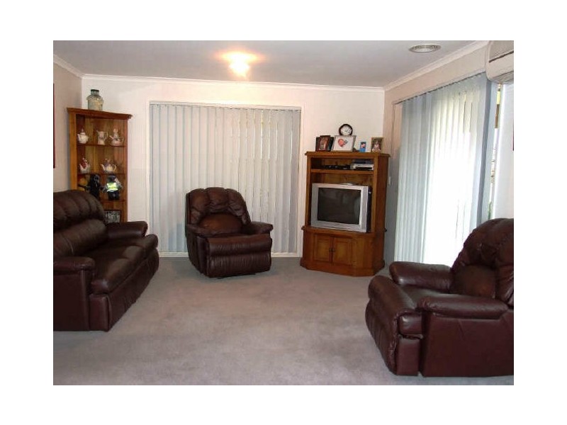 18 Hartland Circuit, Pakenham VIC 3810