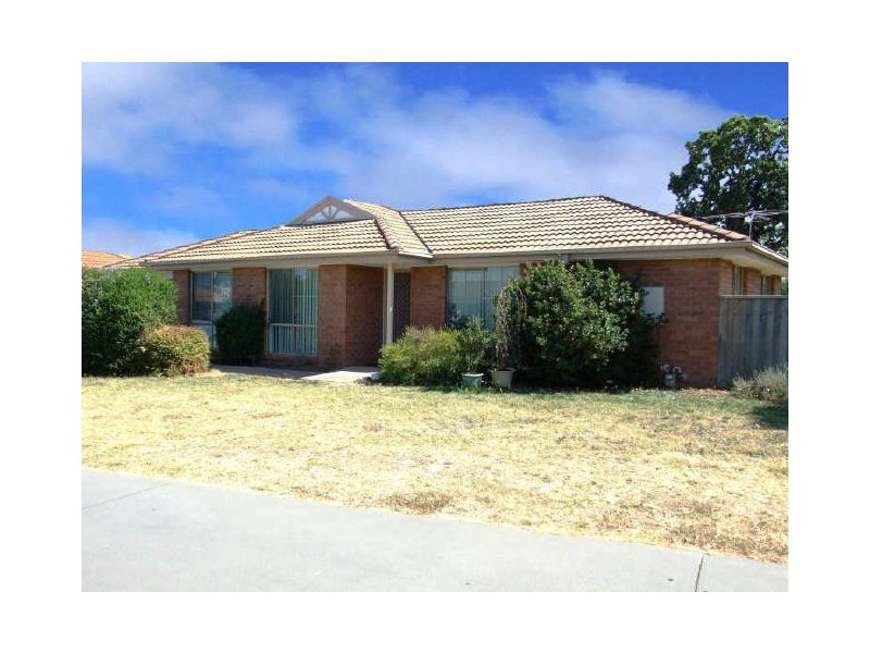 2 Naples Way, Pakenham VIC 3810