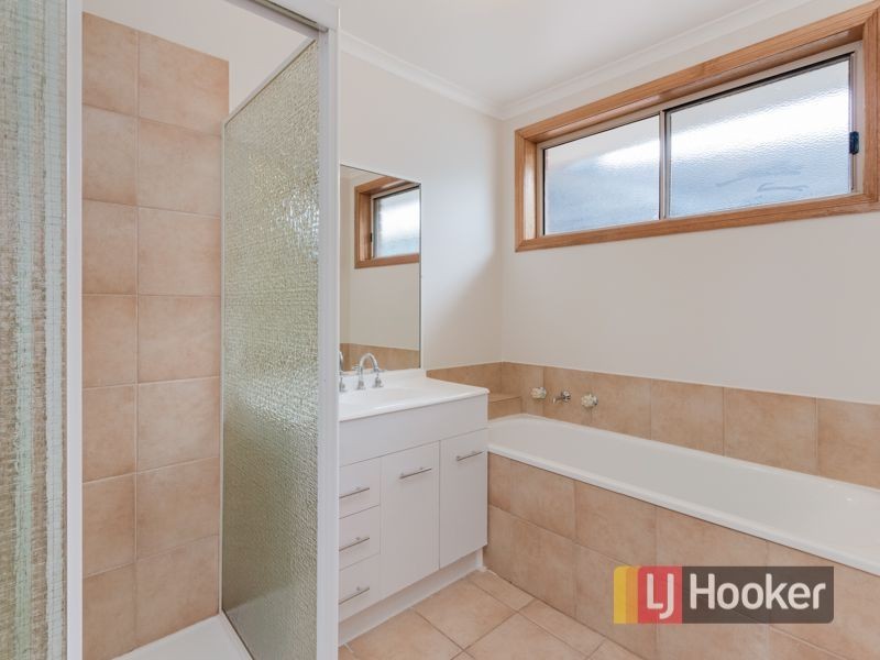 12 Capri Court, Pakenham VIC 3810