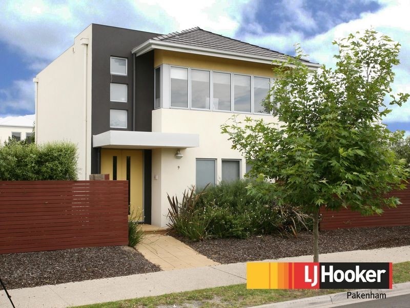 9/2 The Entrance, Pakenham VIC 3810