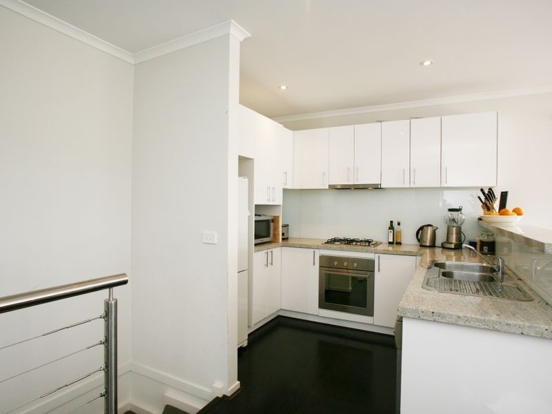 9/2 The Entrance, Pakenham VIC 3810