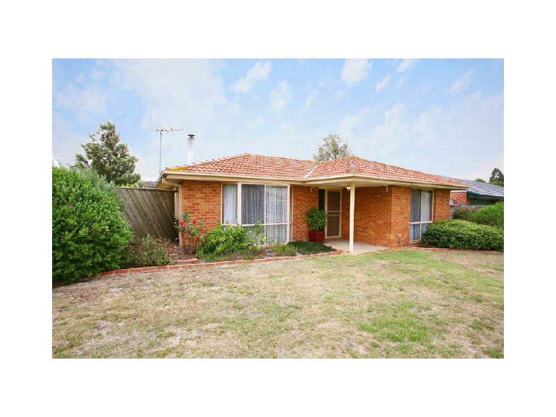 2 Matthews Court, Pakenham VIC 3810
