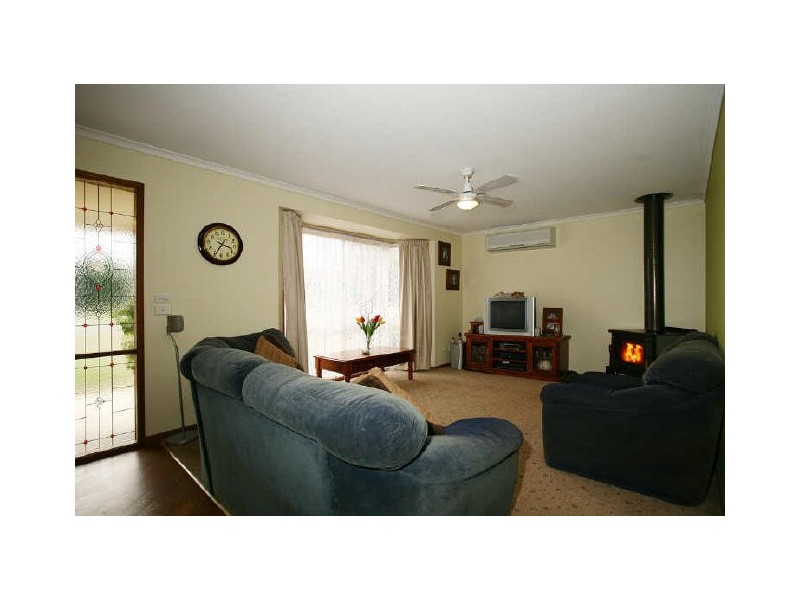 2 Matthews Court, Pakenham VIC 3810