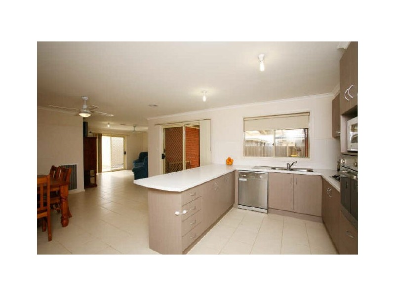 13 Watts Terrace, Pakenham VIC 3810