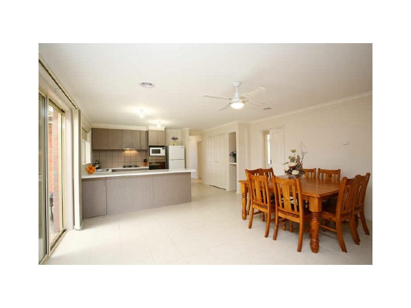 13 Watts Terrace, Pakenham VIC 3810