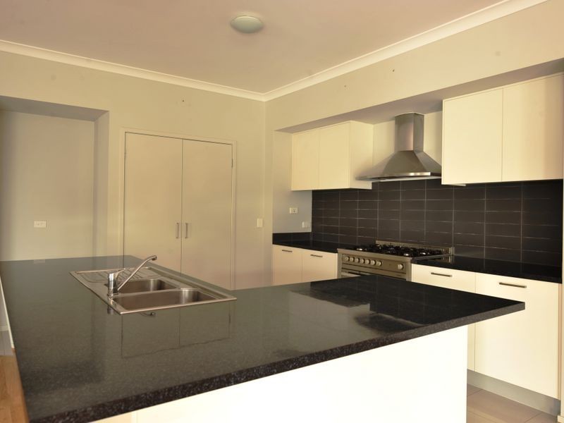 9 Goulburn Place, Pakenham VIC 3810