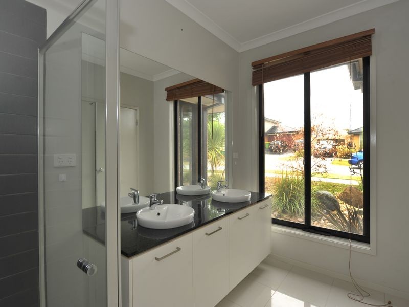 9 Goulburn Place, Pakenham VIC 3810