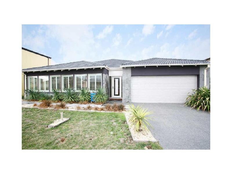 9 Reidel Avenue, Pakenham VIC 3810