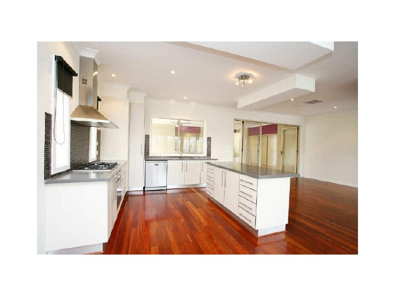 9 Reidel Avenue, Pakenham VIC 3810