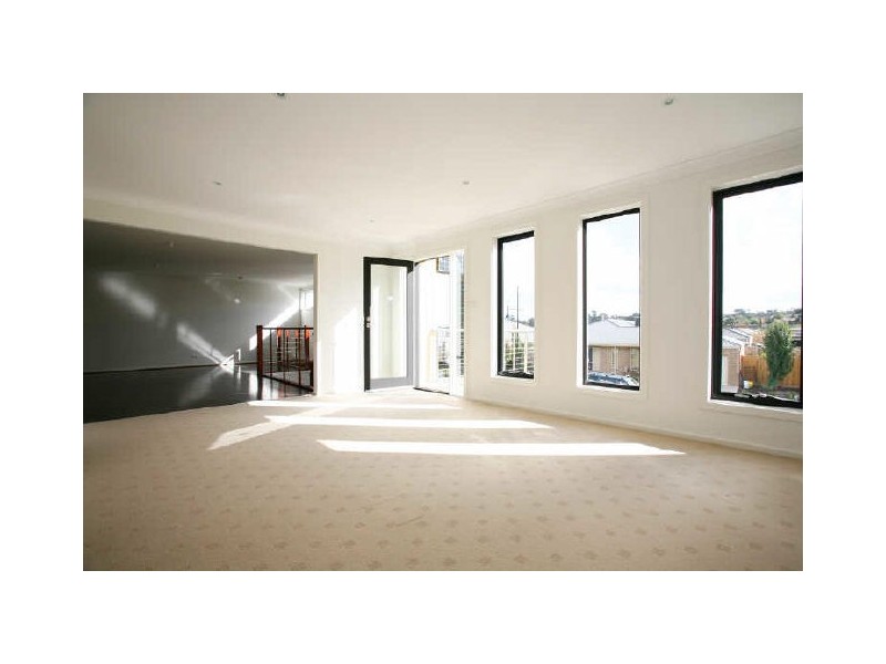 7 Reidel Avenue, Pakenham VIC 3810