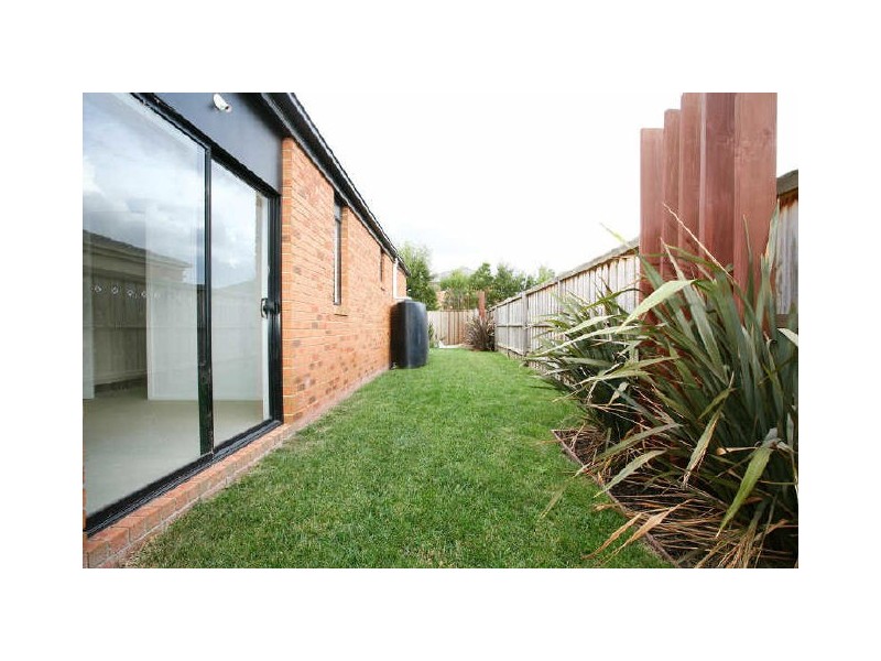 7 Reidel Avenue, Pakenham VIC 3810