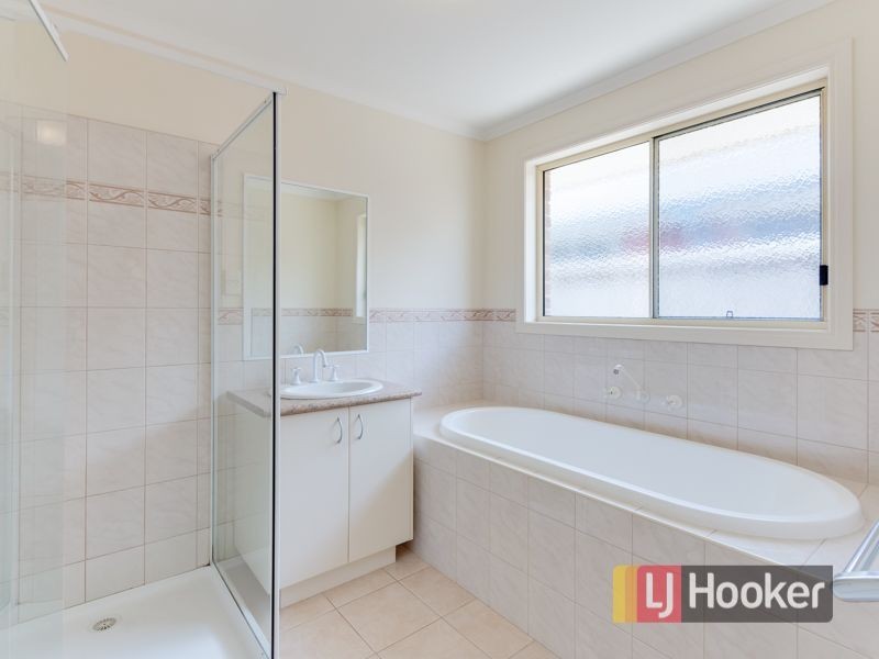 20 Spring Circuit, Pakenham VIC 3810