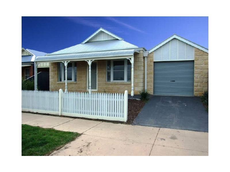 20 Laurina Link, Pakenham VIC 3810