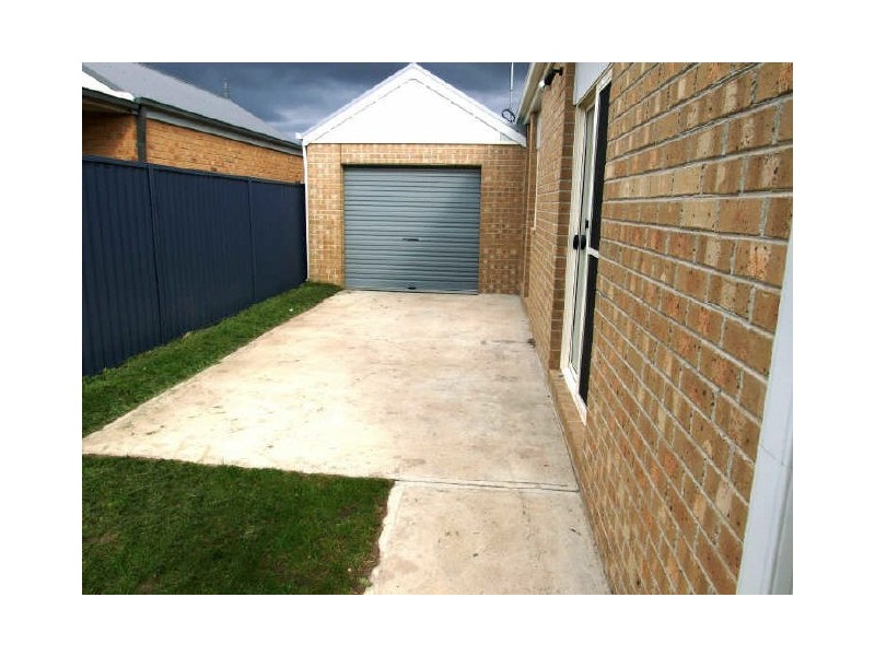 20 Laurina Link, Pakenham VIC 3810