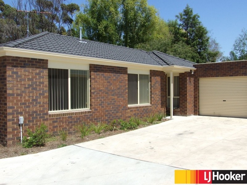 3/67 Wakenshaw Crescent, Pakenham VIC 3810