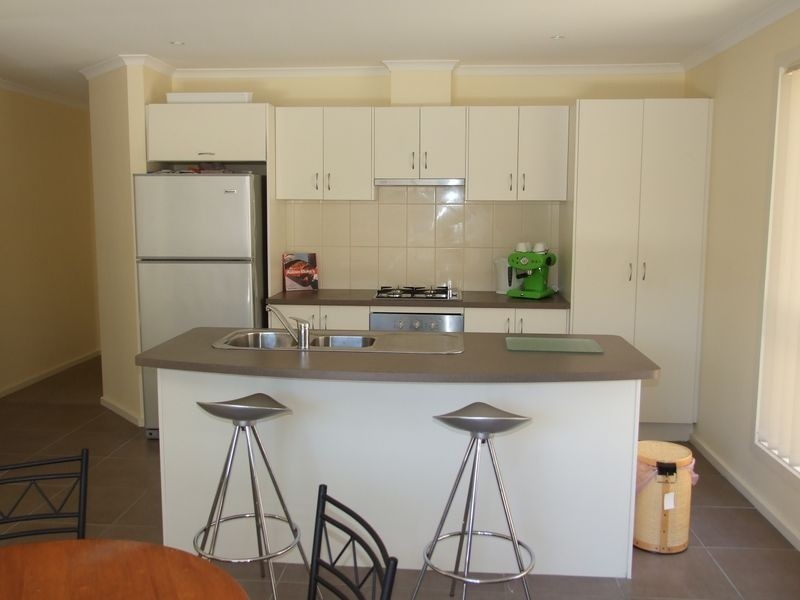 3/67 Wakenshaw Crescent, Pakenham VIC 3810