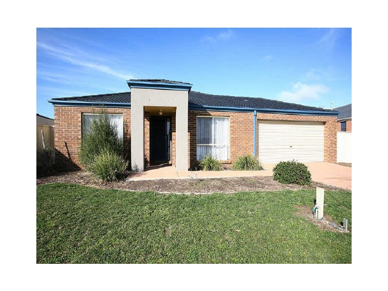 31 Bluehills Boulevard, Pakenham VIC 3810