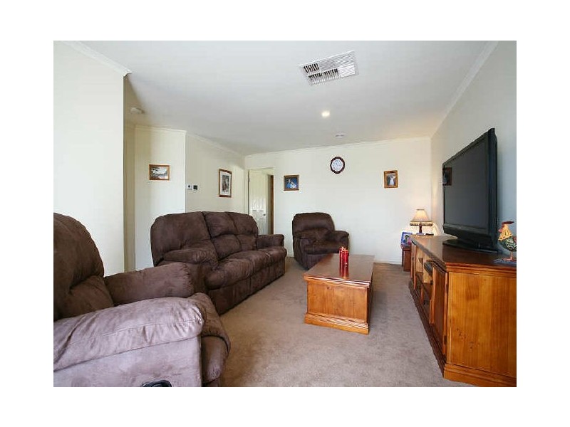 31 Bluehills Boulevard, Pakenham VIC 3810