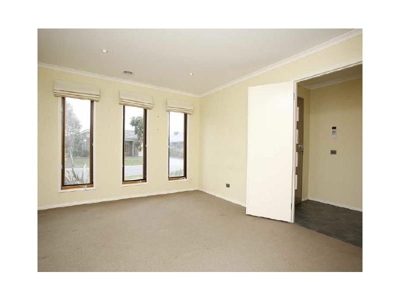 17 Paperbark Drive, Pakenham VIC 3810