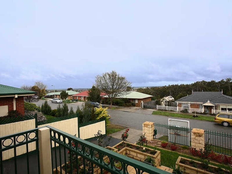 24 Breyleigh Drive, Pakenham VIC 3810