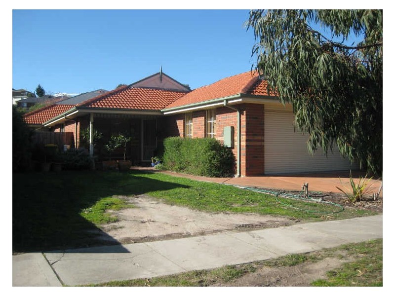 38 Balmoral Way, Pakenham VIC 3810