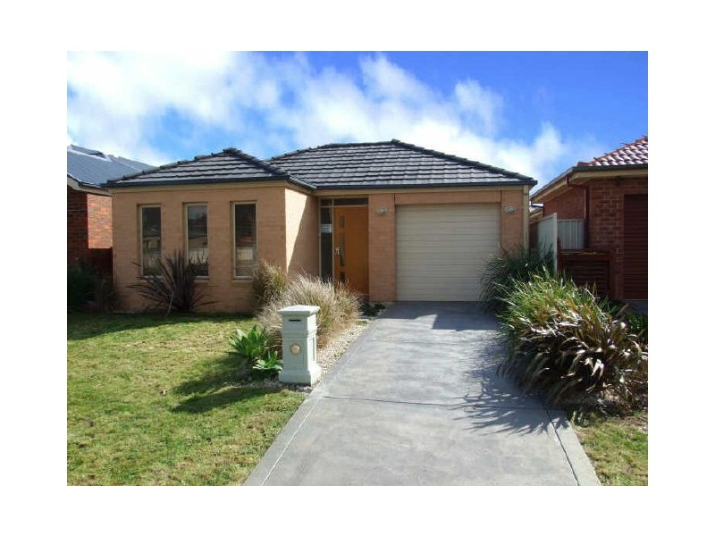 13 Willowbank Pocket, Pakenham VIC 3810