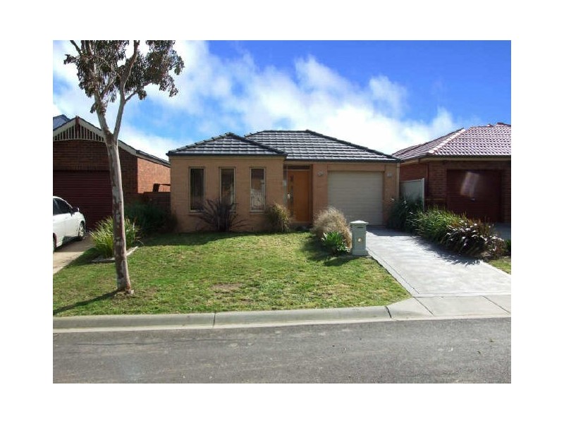 13 Willowbank Pocket, Pakenham VIC 3810