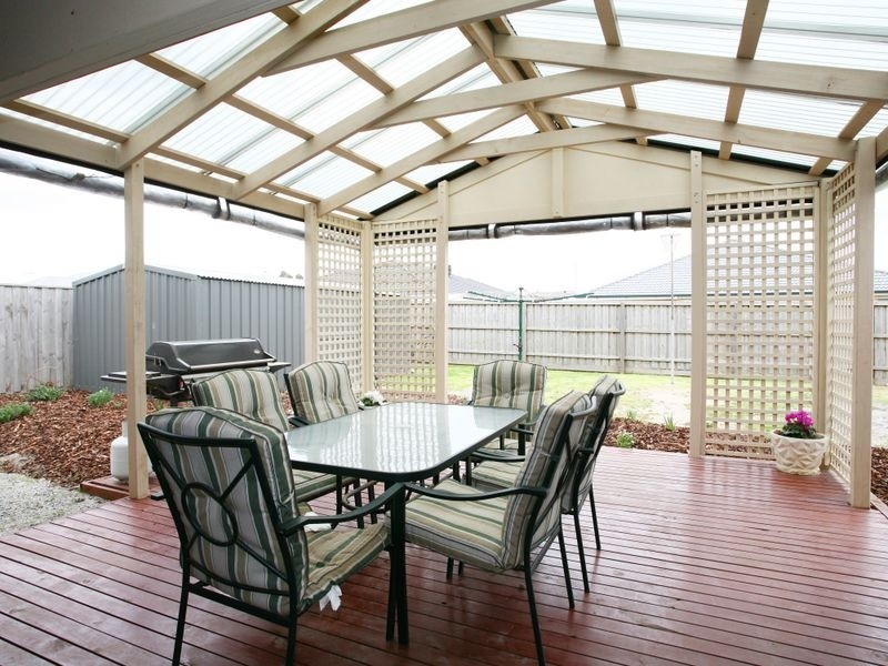 20 Henry Lawson Drive, Pakenham VIC 3810