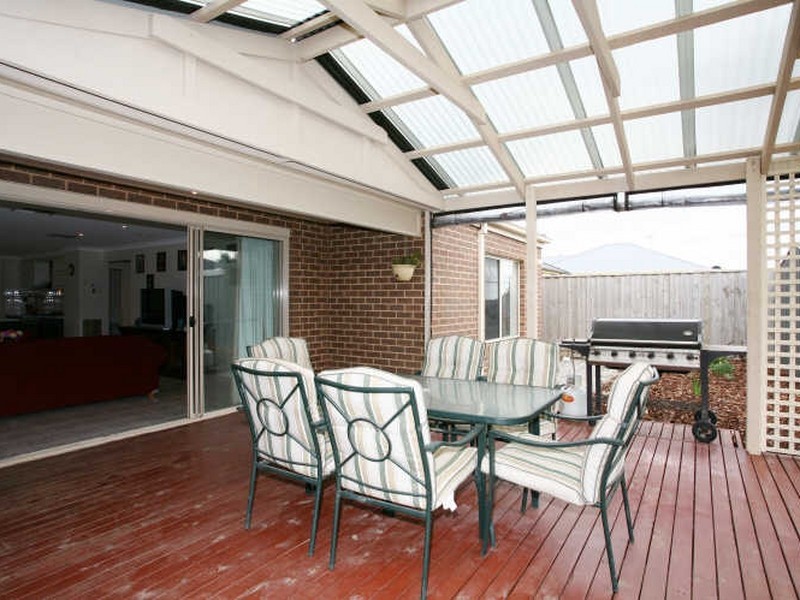 20 Henry Lawson Drive, Pakenham VIC 3810