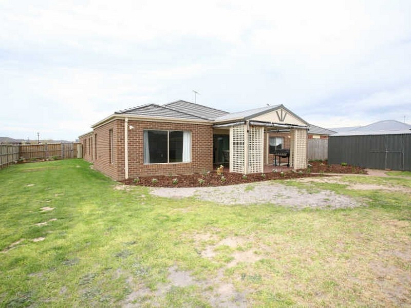 20 Henry Lawson Drive, Pakenham VIC 3810