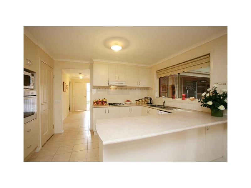 37 Clifford Drive, Pakenham VIC 3810