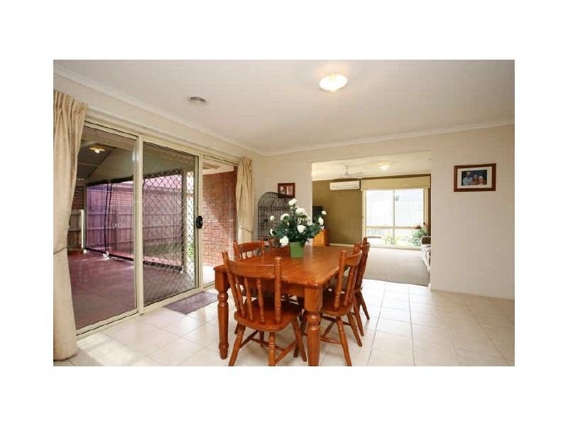 37 Clifford Drive, Pakenham VIC 3810