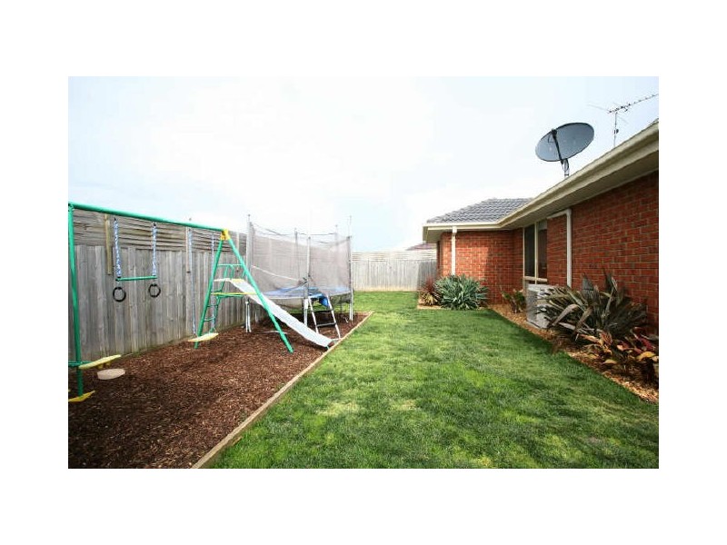 37 Clifford Drive, Pakenham VIC 3810