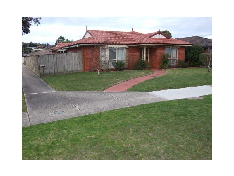 10 Howey Road, Pakenham VIC 3810