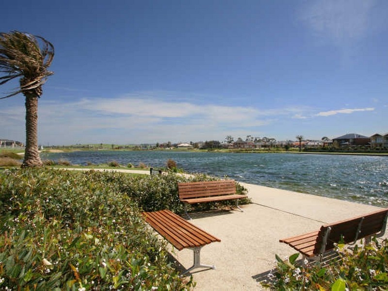 5-12/16-20 Cormorant Parade, Pakenham VIC 3810