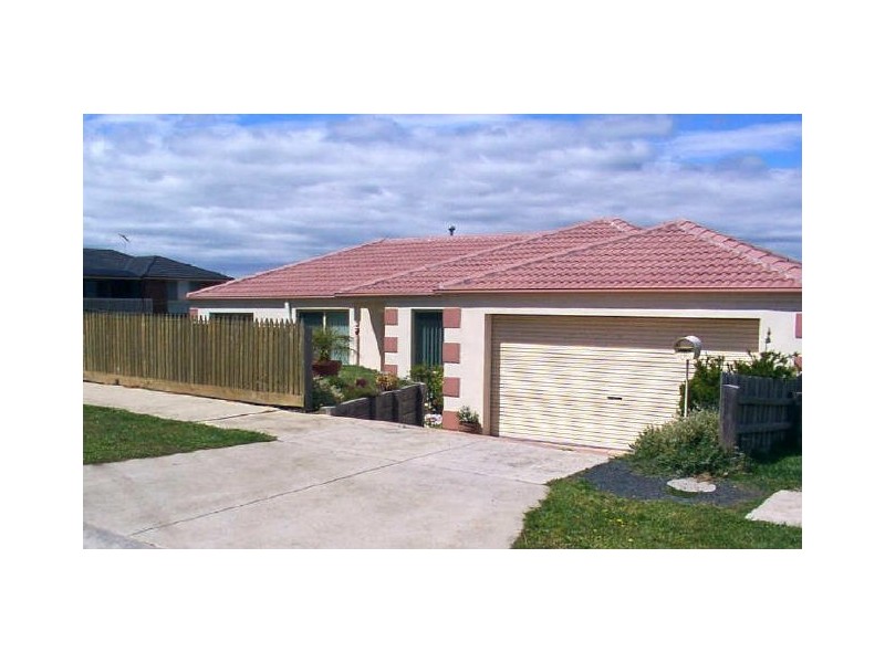 1/22 Jacqueline Place, Pakenham VIC 3810