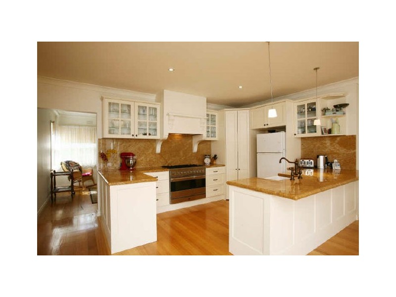 9 Campbell Street, Garfield VIC 3814