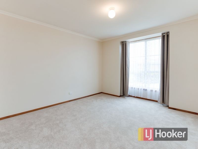 8 Naples Way, Pakenham VIC 3810