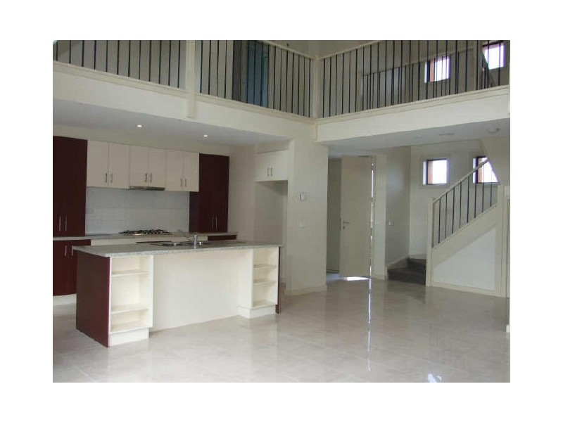 2 Oaks Lane, Pakenham VIC 3810