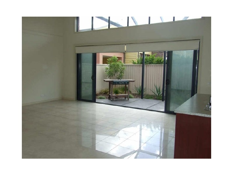 2 Oaks Lane, Pakenham VIC 3810