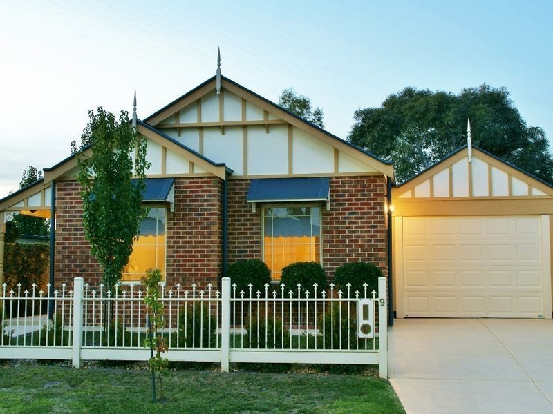 9 Pohlman Close, Pakenham VIC 3810