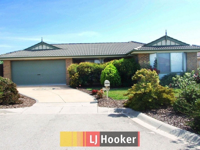 8 Manning Court, Pakenham VIC 3810