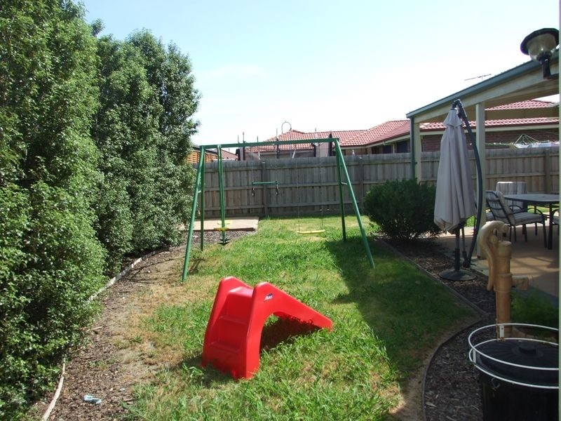 8 Manning Court, Pakenham VIC 3810