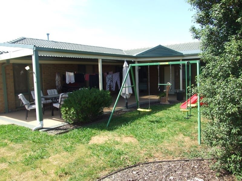 8 Manning Court, Pakenham VIC 3810