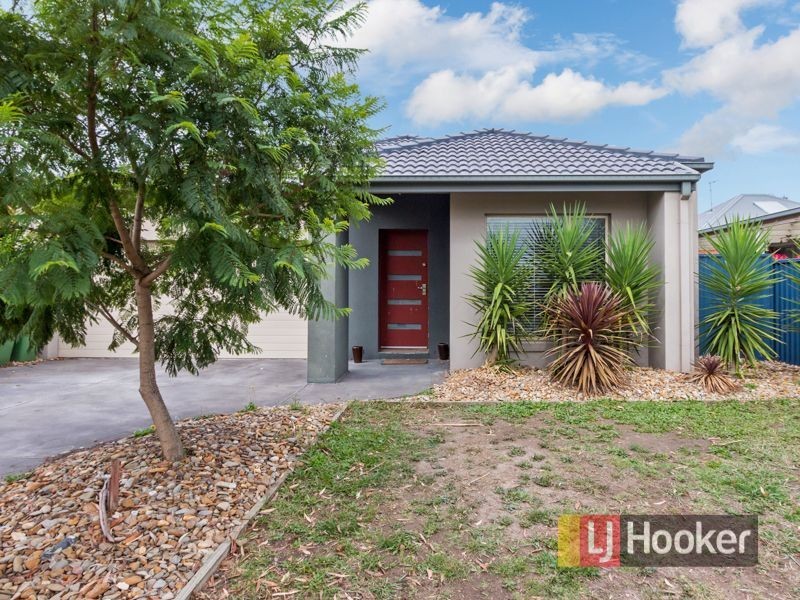 16 Ironbark Circuit, Pakenham VIC 3810