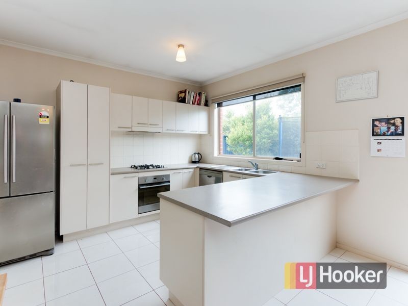 16 Ironbark Circuit, Pakenham VIC 3810