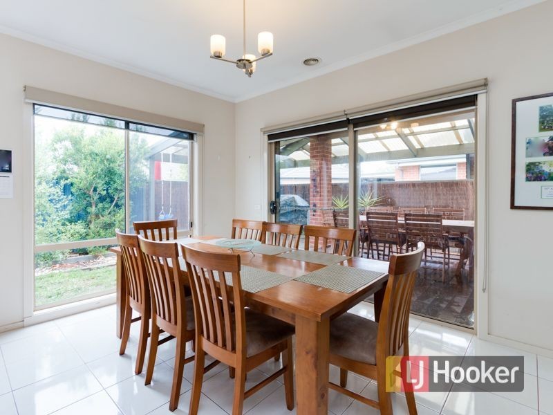 16 Ironbark Circuit, Pakenham VIC 3810