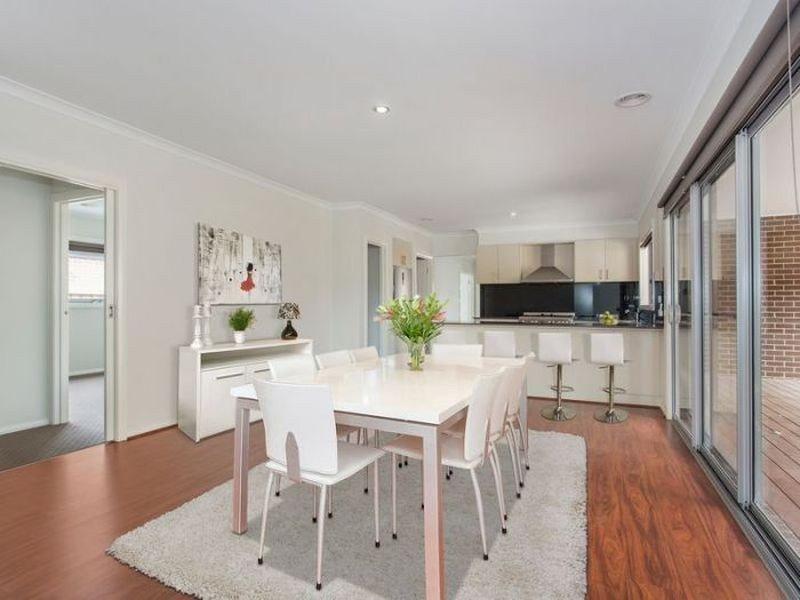 5 Penshurst Crescent, Officer VIC 3809